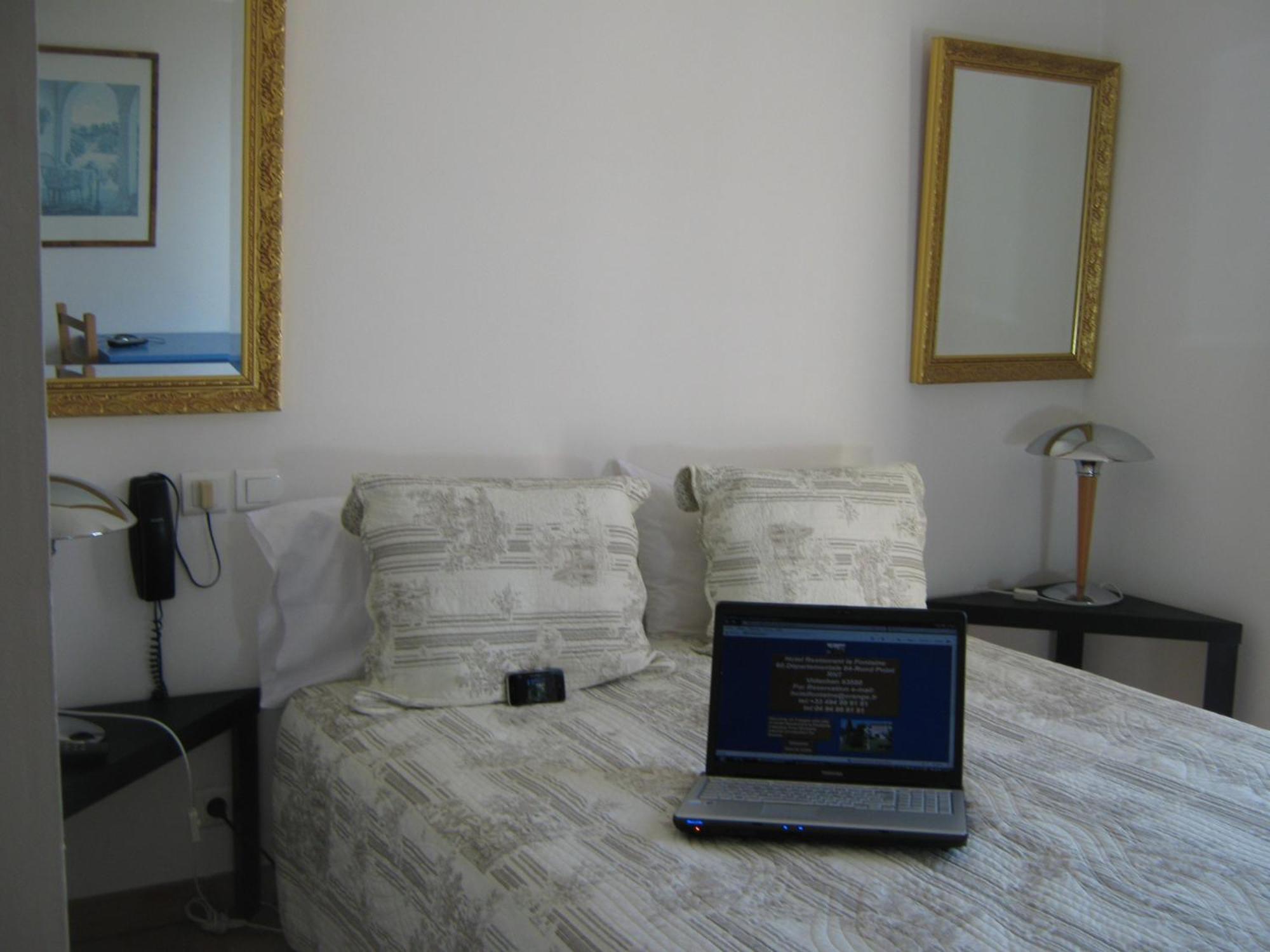 Hotel La Fontaine à Vidauban Extérieur photo
